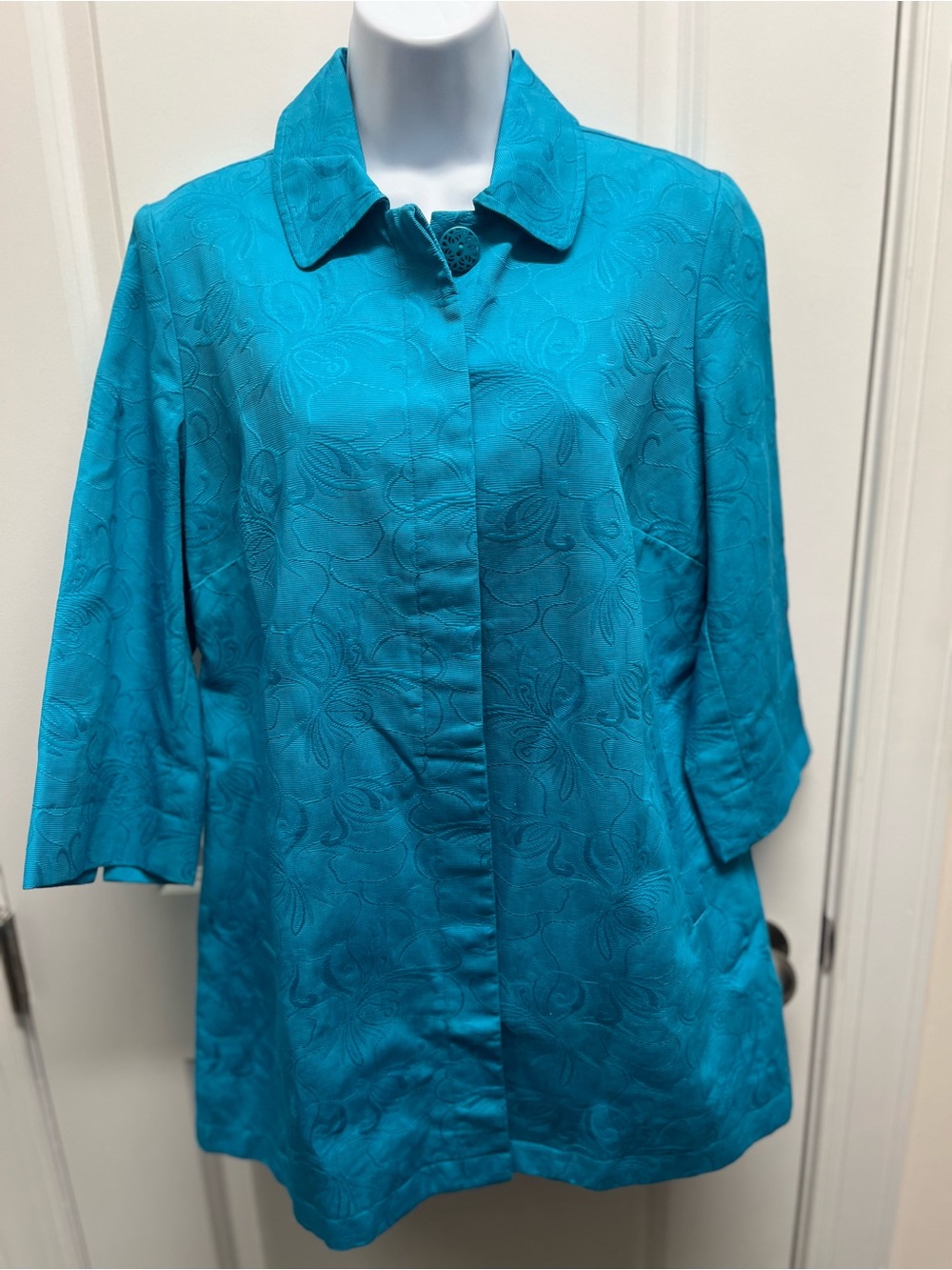 Chico's Pleat back topper jacket, Algiers blue. SZ 8/10 P. NWT
